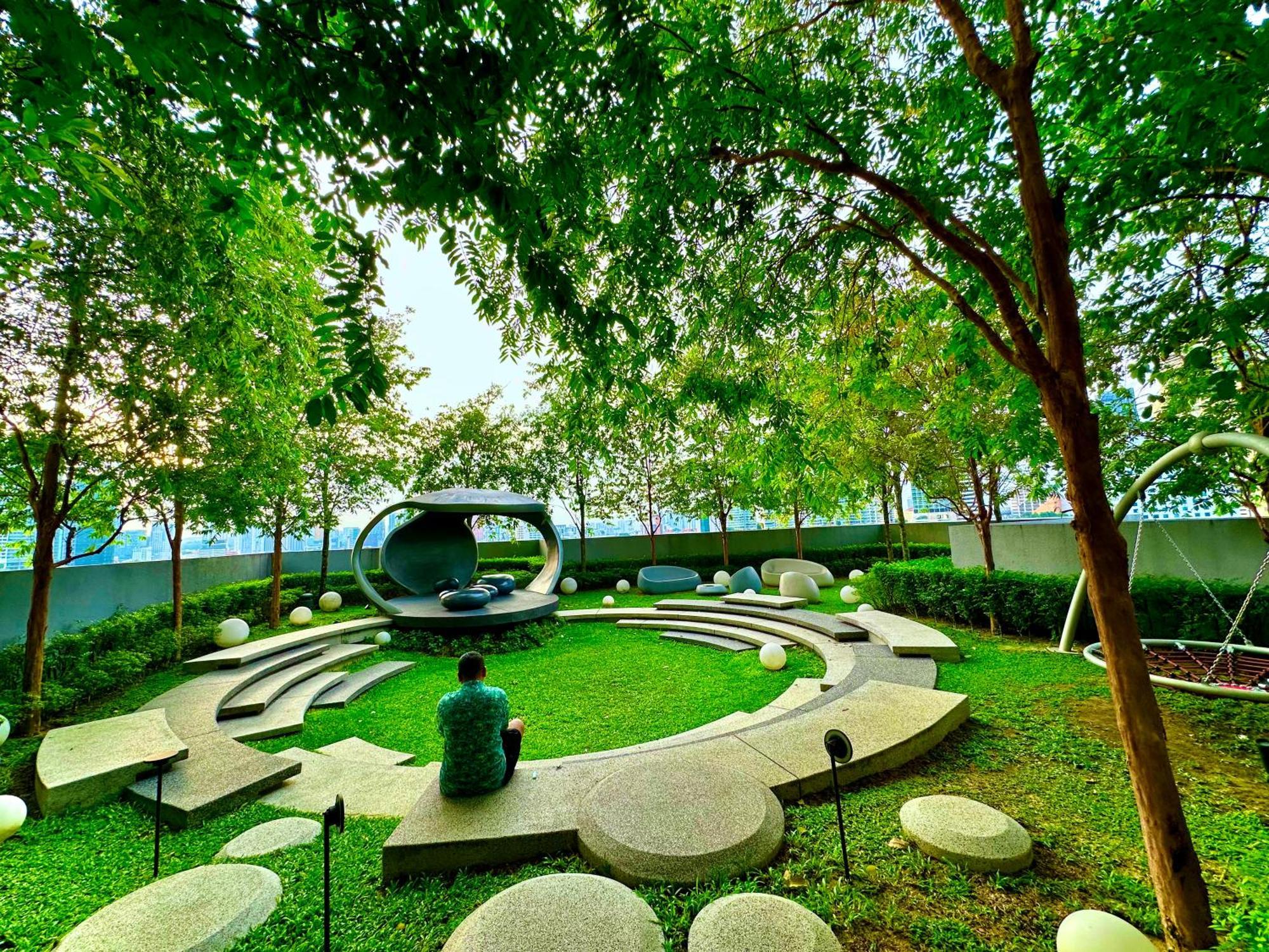 Scarletz Suites Klcc By Aura Kuala Lumpur Exterior foto